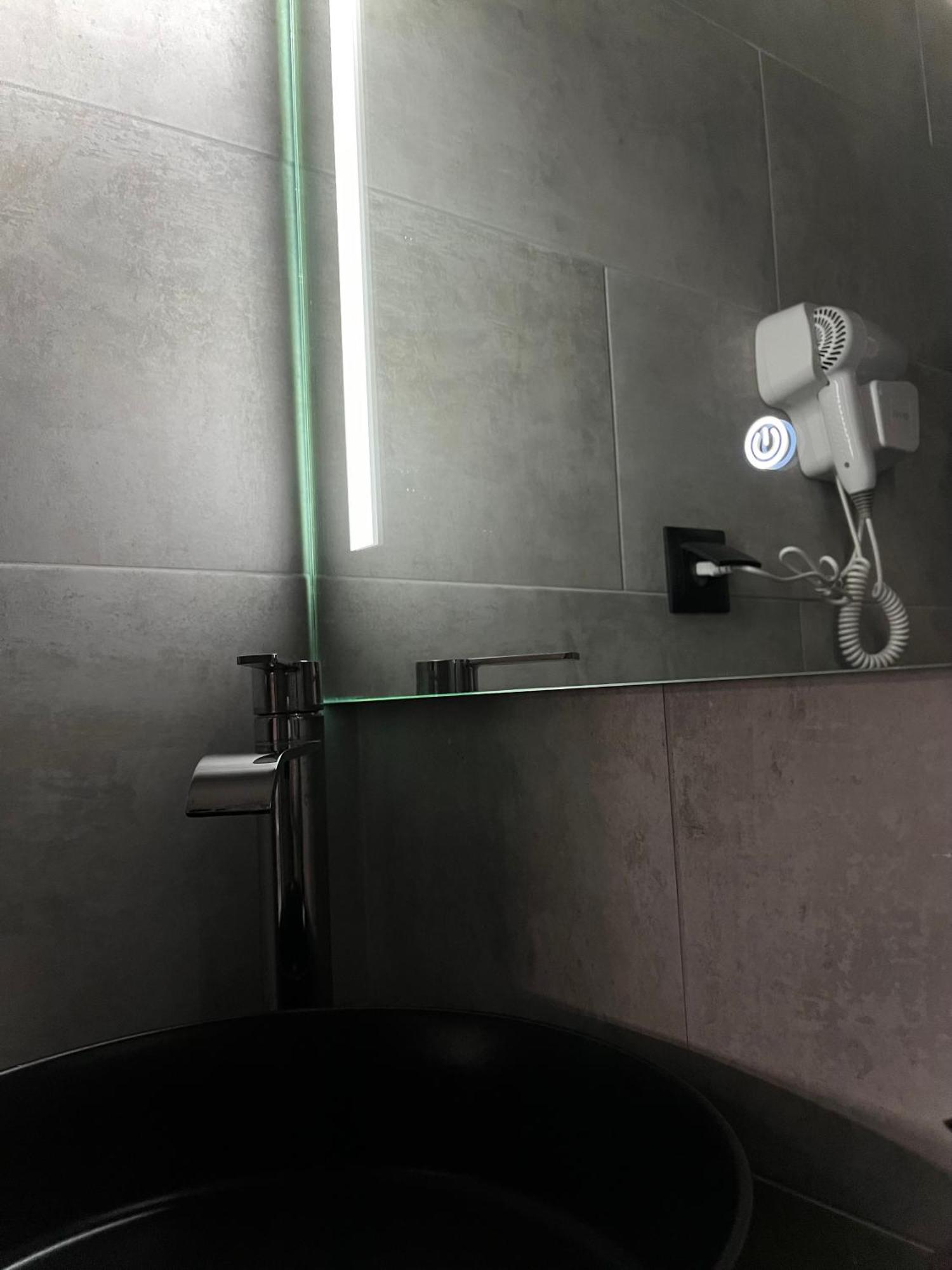 Joannas Airport Luxury Rooms 阿特米达 外观 照片